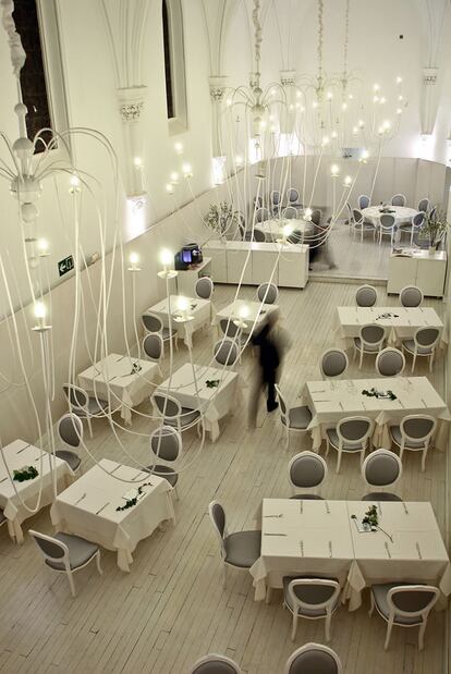 La vieja capilla de 1903, del antiguo convento de 1846, ha mutado en un minimalista restaurante dentro de un hotel de cuatro estrellas