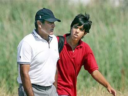 Severiano y su hijo Javier, el miércoles en el campo de Hoylake.