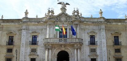 Fachada de la Universidad de Sevilla. 