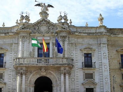 Fachada de la Universidad de Sevilla. 