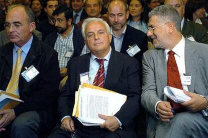 José Luis Baltar (en el centro), presidente del PP de Ourense, durante el congreso.