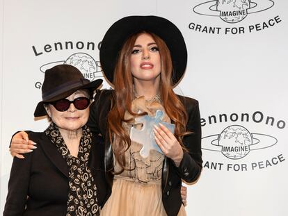 Yoko Ono, una ‘yayoflauta’ de moda a los ochenta años