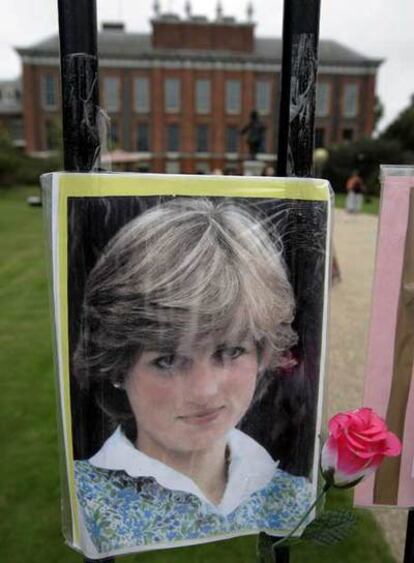 Una fotografía de la princesa Diana, en el palacio de Kensington.