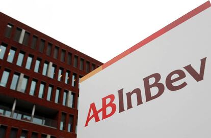 Logo de Anheuser-Busch InBev en Lovaina, Bélgica