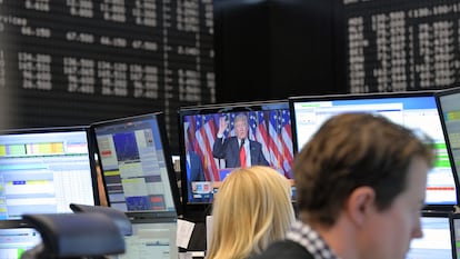 Operadores de Bolsa el día de la victoria electoral de Trump.