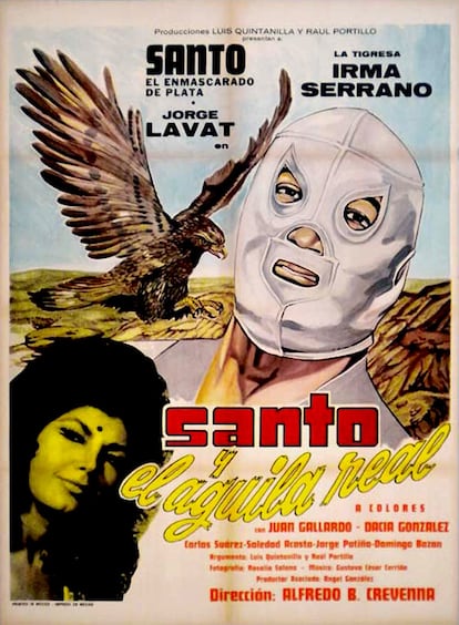 Simultaneamente a su carrera como cantante, Serrano se inició en la actuación profesional en 1962. En la imagen, cartel publiciatario de la película 'Santo y el águila real', de 1973, estelarizada por 'La Tigresa' y el luchador 'El Santo'.