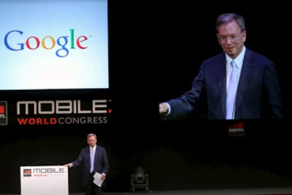 Eric Schdmit, el consejero delegado de Google, en su conferencia dentro del Congreso Mundial de Móviles de Barcelona.
