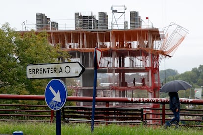 Edificio en construcción en Errenteria (Gipuzkoa), este miércoles.