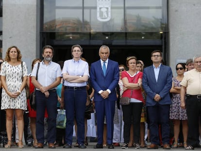 Minuto de silencio por las victimas del terremoto de italia en el Ayuntamiento de Madrid.