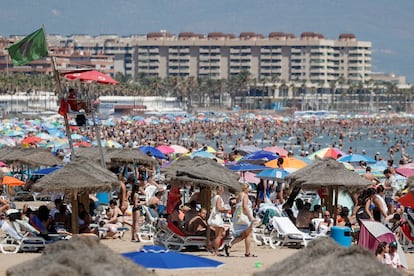 Playa de La Malvarrosa de Valencia. 
