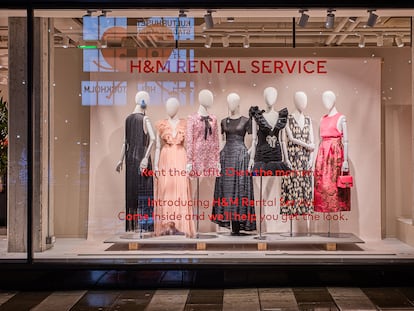 H&M lanza un proyecto piloto en Estocolmo para alquilar vestidos de fiesta o prendas especiales.