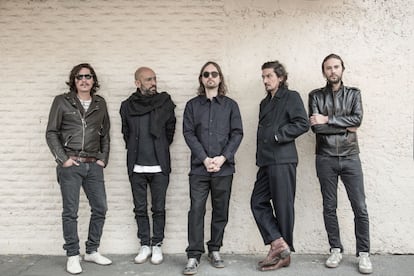 La banda mexicana de rock Zoé vuelve a los escenarios.