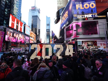 Uno de los carteles que iluminarán la Nochevieja en Times Square, en Nueva York, el 20 diciembre.