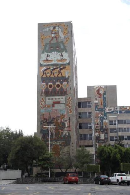 Detalle de uno de los murales de la SCT