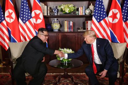 Kim, por su parte, ha asegurado que el camino para llegar a las conversaciones "no ha sido fácil" y que los dos han tenido que enfrentarse a numerosos "obstáculos" y "prejuicios" para hacer posible el encuentro.