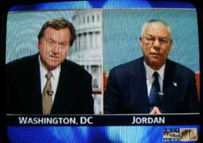 El secretario de Estado de EE UU, Colin Powell, durante la entrevista con el periodista Tim Russert en la cadena NBC.