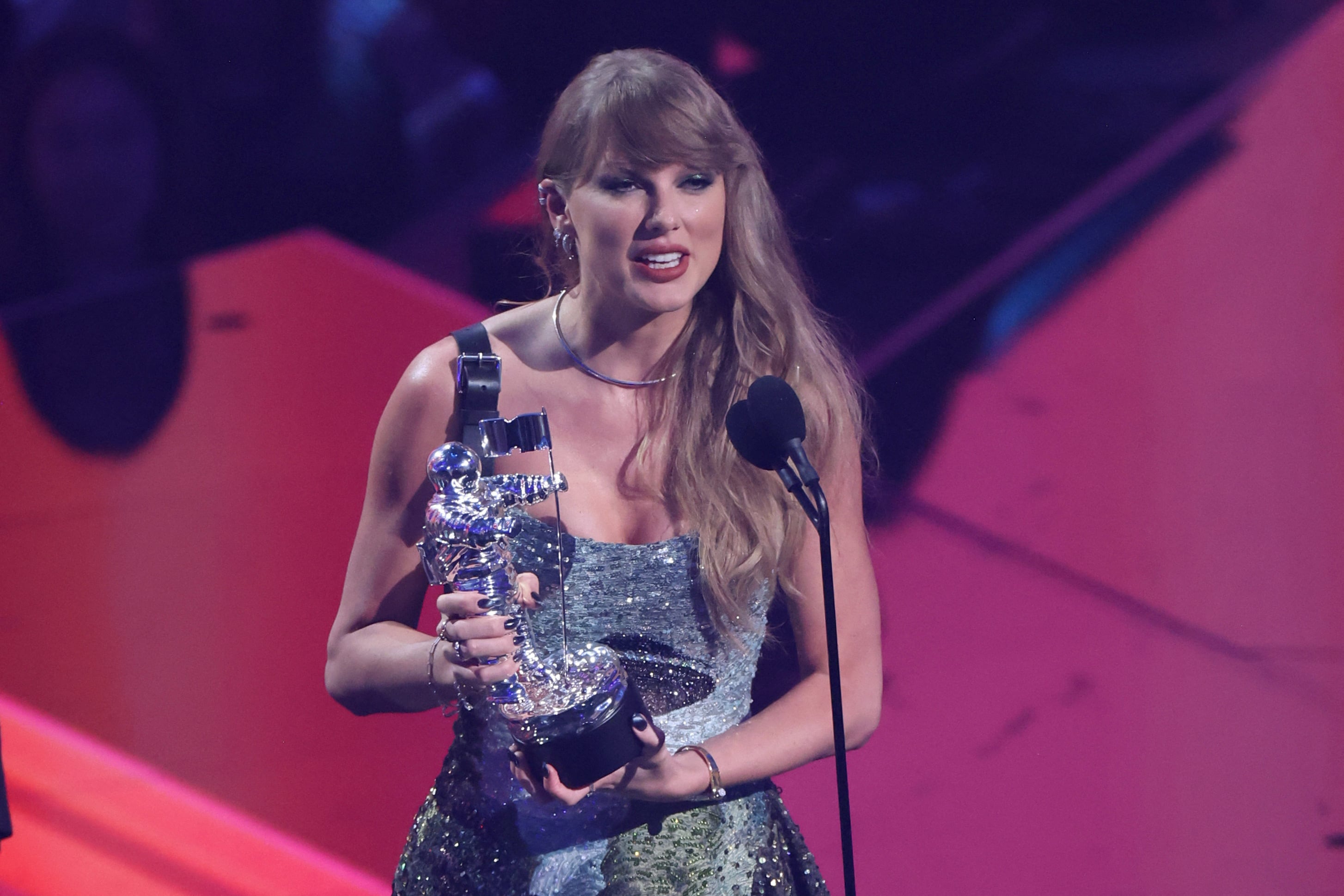 Los premios MTV VMA 2024 coronan a Taylor Swift en su 40ª gala, donde las mujeres tomaron el poder en el escenario 