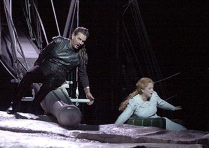 Alexander Vinogradov y Susan Anthony, durante el ensayo general de <i>El holandés errante,</i> de Richard Wagner, en el Teatro Real de Madrid.