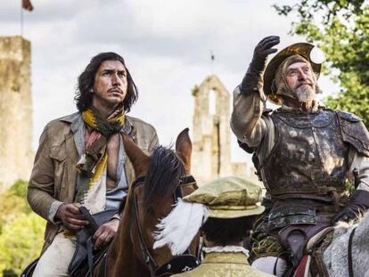 Adam Driver y Jonathan Pryce, en un fotograma de 'El hombre que mató a Don Quijote'. 