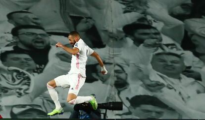 Karim Benzema celebra el segundo gol que ha marcado al equipo alemán.