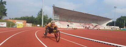 Marieke Vervoort entrenando para los Juegos de Río en la pista de Lovaina, la semana pasada.