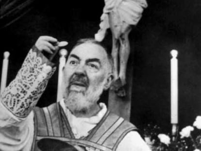 El monje Padre Pío en 1964.