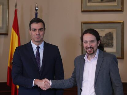 Pedro Sánchez y Pablo Iglesias, en la firma del acuerdo entre PSOE y Unidas Podemos.