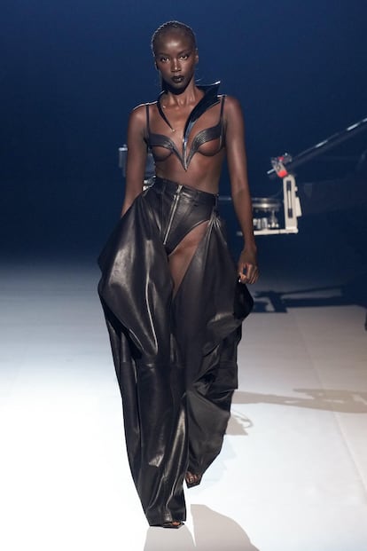 smag-mugler-hc-s23-001