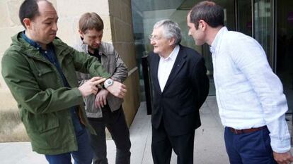 De izquierda a derecha, Pernando Barrena, Rufi Etxeberria, Harold Good y Paul Ríos, este jueves en San Sebastian. 
