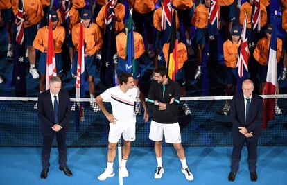 Roger Federer y Marin Cilic, hablan tras la final del Open de Australia, el 28 de enero de 2018.