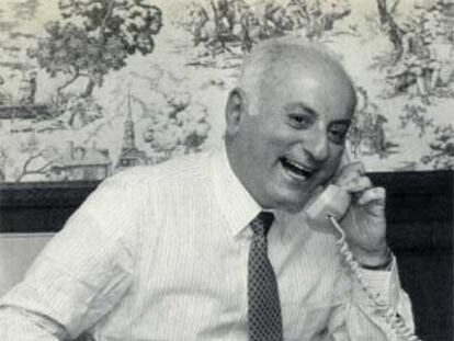 Melvin Schwartz, en 1988, cuando obtuvo el Premio Nobel de Física.