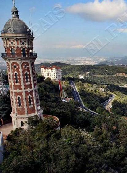 Vista de los árboles de la montaña del Tibidabo.