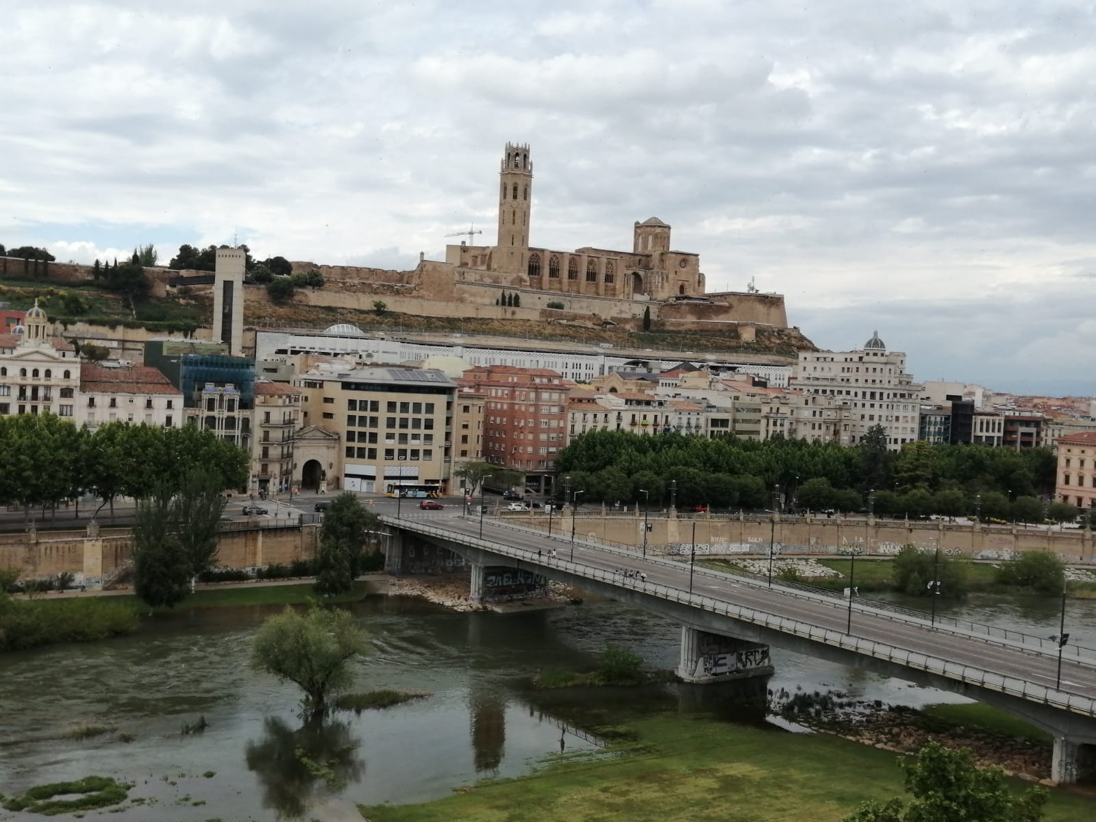 Detenida una mujer por la oleada de quemas de contenedores en Lleida