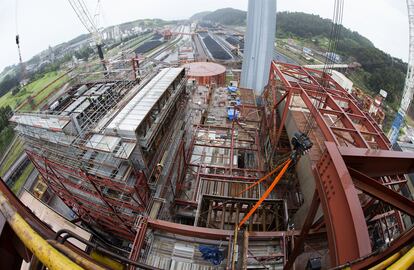 La planta de desnitrificación, en la Central Térmica de Aboño, del Grupo energético portugués EDP, en Asturias.