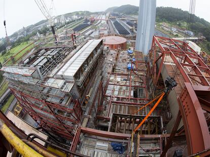 La planta de desnitrificación, en la Central Térmica de Aboño, del Grupo energético portugués EDP, en Asturias.