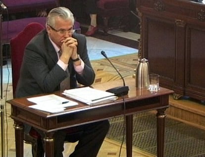 Baltasar Garzón declara en el Tribunal Supremo por su decisión de investigar las desapariciones del franquismo, en 2012.