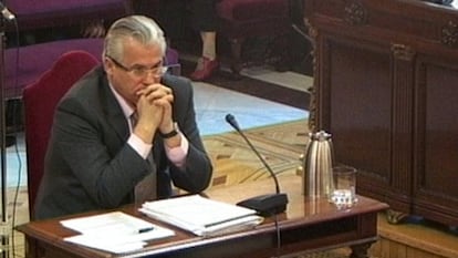 Baltasar Garzón declara en el Tribunal Supremo por su decisión de investigar las desapariciones del franquismo, en 2012.