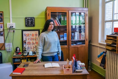 Laura Gédin directora de la escuela Vertus de París, en su despacho.