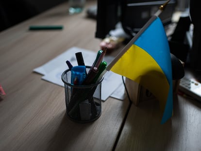 El escritorio del callcenter, donde reciben donaciones de todo el mundo, a 2 de marzo de 2022, en Lviv (Ucrania).