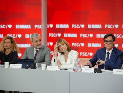 La presidenta del Congreso, Meritxell Batet; el alcalde de Barcelona, Jaume Collboni; la viceprimerasecretaria de organización del PSC Lluïsa Moret y el líder del PSC, Salvador Illa, durante la comisión ejecutiva del PSC