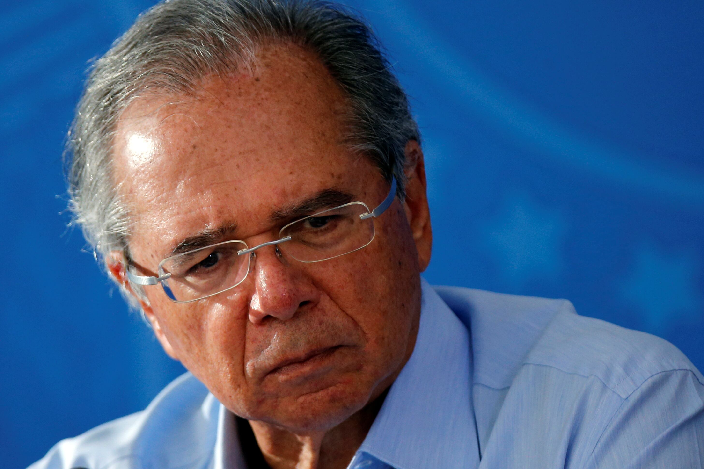 El ministro de Economía de Brasil, Paulo Guedes, durante una conferencia de prensa, en Brasil, el 3 de abril de 2020. 