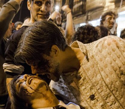 Marcha zombie en Alcalá de Henares en la fiesta de Halloween de 2015.