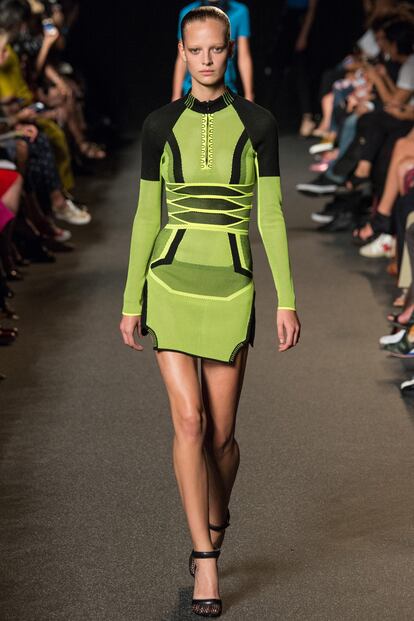 Alexander Wang se marc este vestido tan deportivo en su desfile para esta temporada.