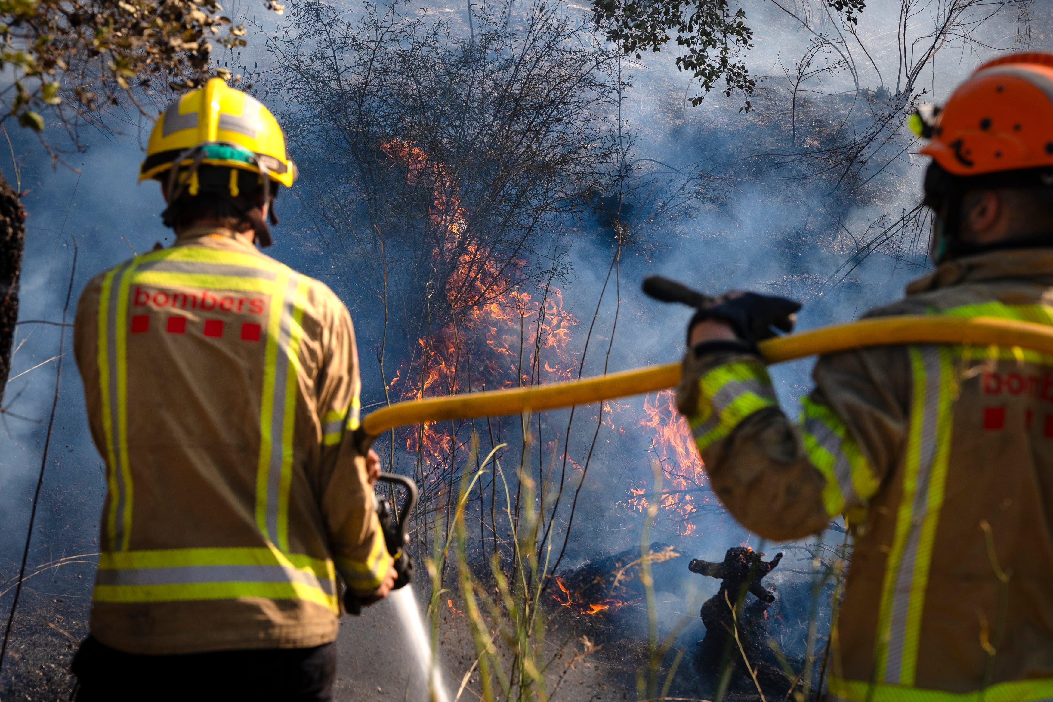Los bomberos estabilizan el incendio de la Costa Brava tras afectar 2.200 hectáreas