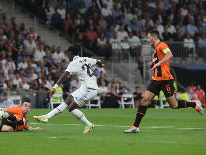 Vinicius marca el segundo gol del Real Madrid ante el Shakhtar.