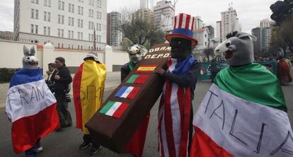 Protestas frente a la embajada de EE UU en La Paz, Bolivia, el 8 de julio.