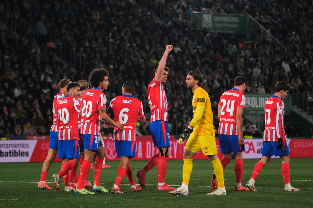 La segunda unidad del Atlético arrasa al Elche | Fútbol | Deportes | EL ...