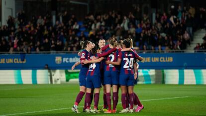 Las jugadoras del Barcelona festejan un tanto durante esta temporada.