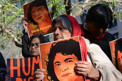 Manifestaci&oacute;n contra el asesinato de Berta C&aacute;ceres. 