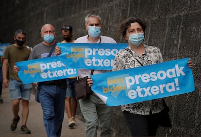 Manifestación en favor del acercamiento de los presos de ETA a cárceles del País Vasco y Navarra, celebrada el pasado 3 de julio, en Pamplona.